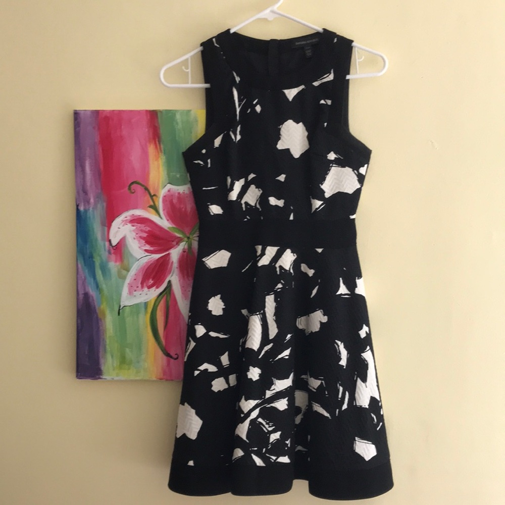 Banana Republic black and white sun dress 00P